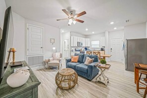 テレビ、DVD プレーヤー