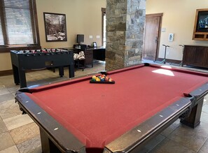 Spielezimmer