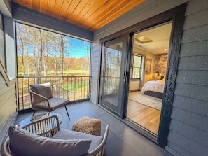 4 bedrooms, desk, free WiFi, bed sheets - Luxury + Close to slopes + Golf Side (McHenry)