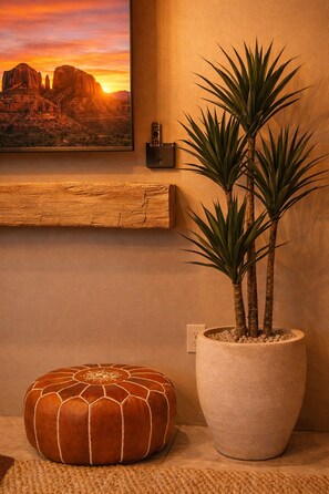 Interior - Red Rock Views • Pool, Spa, Firepit, & Billiards • Luxe 3BR Sedona Retreat (Sedona)