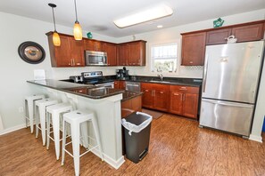 Fridge, microwave, oven, stovetop - Oceanside, close to beach, Hot Tub, Community Pool-CB57, Coastal Casita (Corolla)