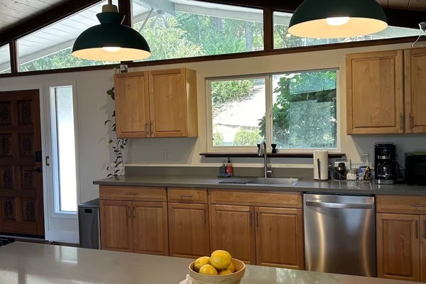 Mikroaaltouuni, uuni, liesi, astianpesukone