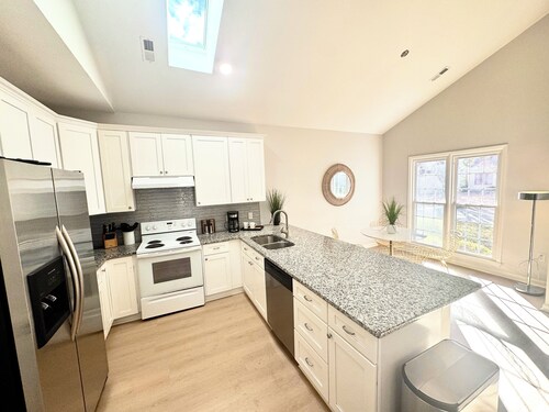 Charming 3-bedroom house in delightful Cary. This home is located in East Cary