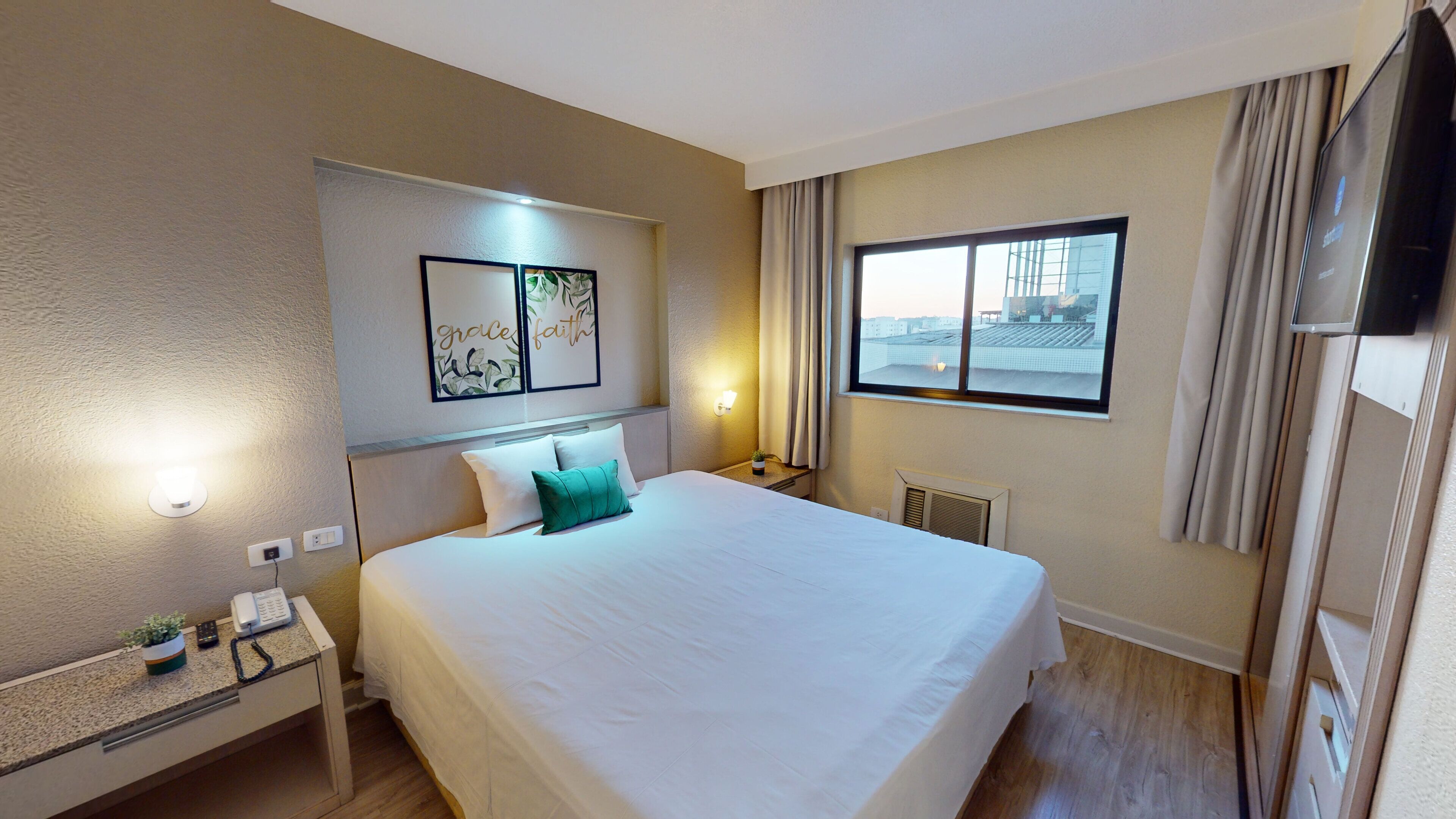 Deluxe Apartment | Free WiFi