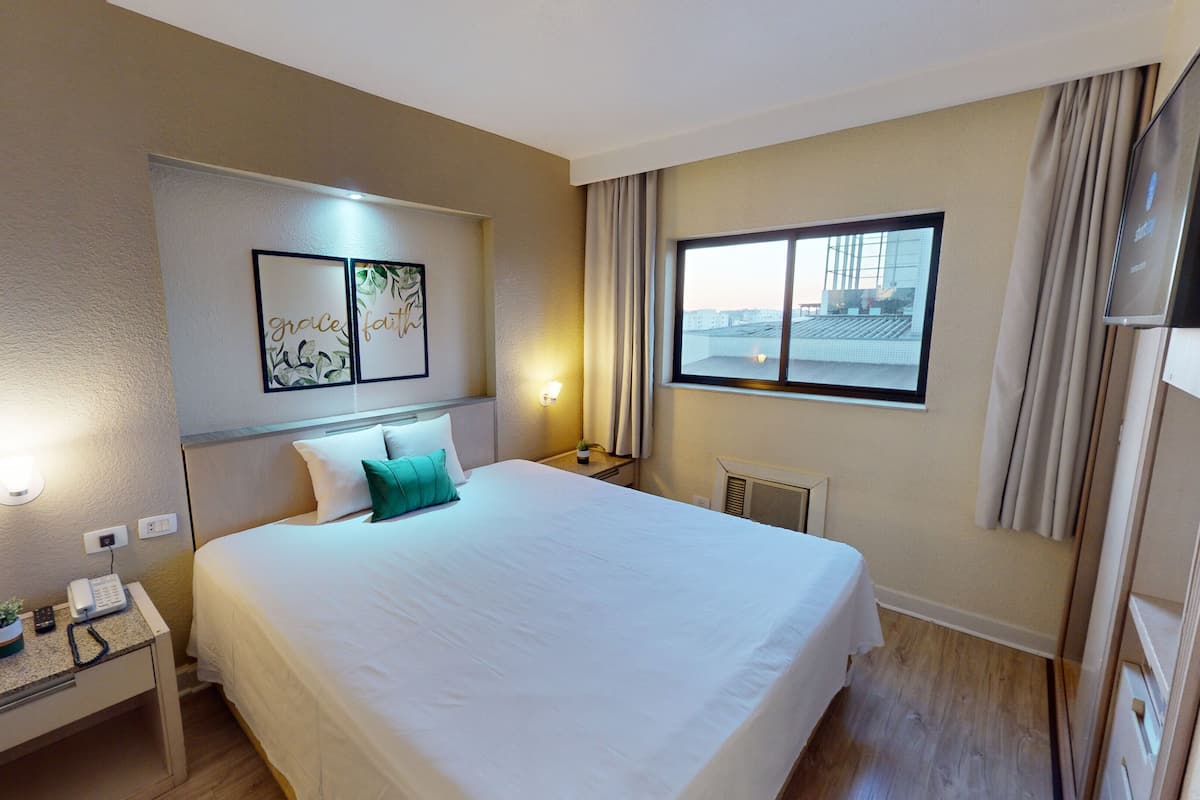 Deluxe Apartment | Free WiFi