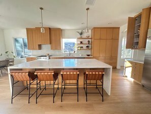 Fridge, microwave, oven, stovetop - Sprawling 5 Acre Mansion with State of the Art Golf Simulator + Pickleball Court (Castaic)