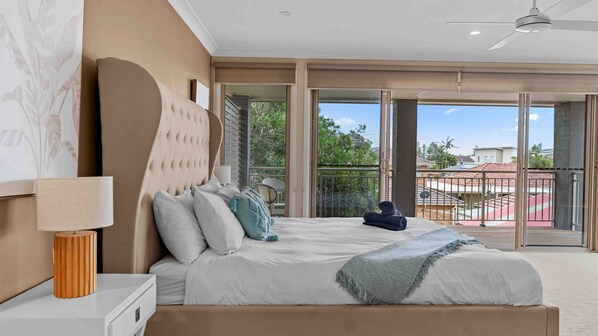 6 عدّة غرف نوم ومكتب وواي فاي مجانًا وملاءات أسرّة