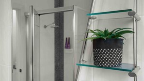 Shower, hair dryer, towels - Beach Break Hideaway (The Entrance North)