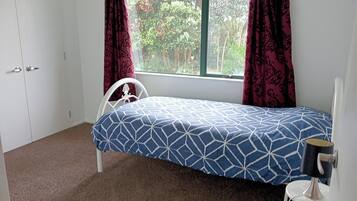 4 bedrooms, bed sheets, wheelchair access