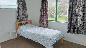 4 bedrooms, bed sheets, wheelchair access