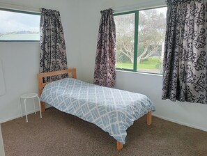 4 عدّة غرف نوم وملاءات أسرّة وتسهيلات لدخول الكراسي المتحركة