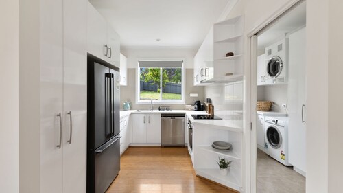 Lemon & Myrtle Cottage