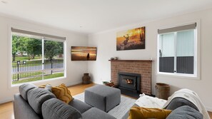 Fireplace - Lemon & Myrtle Cottage (Myrtleford)