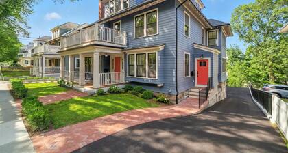 Luxurious 1-of-a-kind home with sweeping City views in Coolidge Corner Brookline