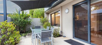 Townhouse on Coode in the heart of South Perth