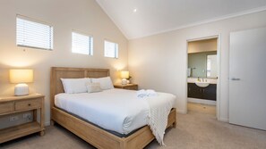 3 chambres, fer et planche à repasser, Wi-Fi gratuit, draps fournis