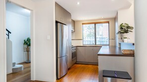 Microwave, oven, dishwasher, coffee/tea maker