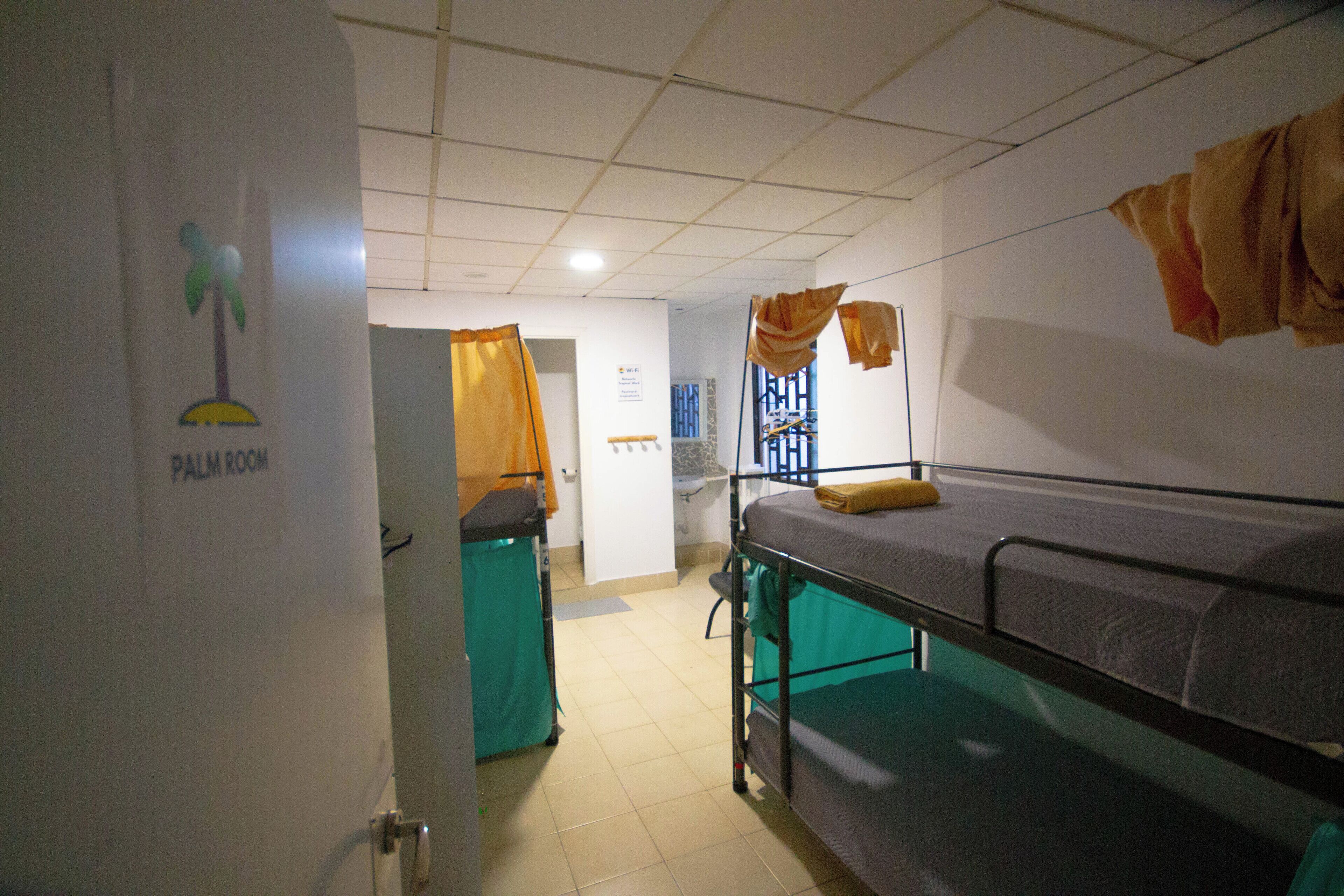 スタンダード 共同ドミトリー (Bed in 4-bed) | セーフティボックス (室内)、ノートパソコン用作業スペース、アイロン / アイロン台、WiFi (無料)