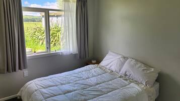 3 bedrooms, iron/ironing board, free WiFi