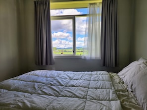 3 makuuhuonetta, silitysrauta/-lauta, ilmainen Wi-Fi