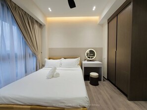 3 bedrooms, iron/ironing board, free WiFi, bed sheets - 3R3B Bukit Bintang 5m to TRX Pavilion 600mbps WIFI (Bukit Bintang, Kuala Lumpur)
