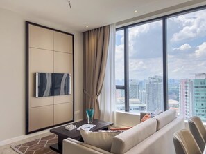 TV, offices - 3R2B Ceylon Bkt Bintang Luxe Home KLCC 600MBPS (Kuala Lumpur)