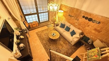 Smart-TV, Bücher, Stereoanlage