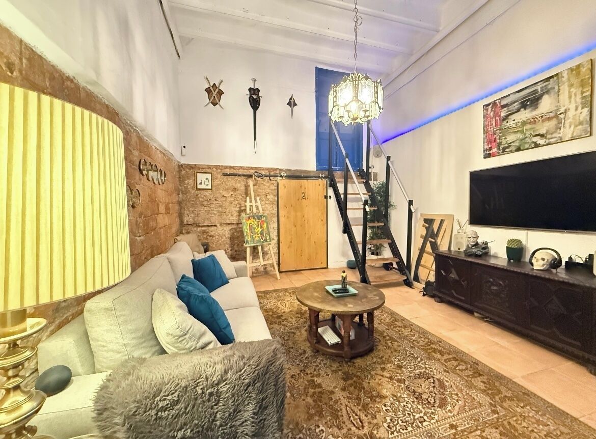 Smart TV, libros y estéreo 