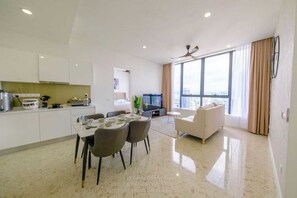 TV, offices - Top Floor KLCC Pavilion Ceylon Hill 2R2B @La Gente (Kuala Lumpur)