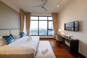 3 chambres, fer et planche à repasser, lit parapluie, Wi-Fi gratuit