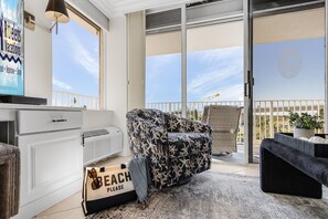 Smart TV - Coastal Bliss with Gulfside Charm — Your Perfect FMB Escape Awaits! – Beach Haven (Fort Myers Beach)