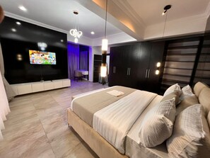 Royal Apartment | Iron/ironing board, free WiFi, bed sheets - The Global Enterprise (Lagos)