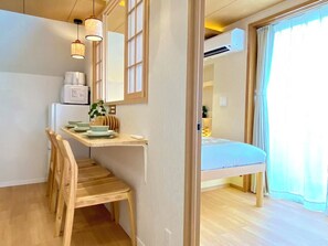2 habitaciones, tabla de planchar con plancha y wifi gratis 