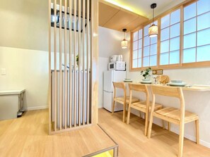 Dining - H401 ＊[New] Tokyo luxury guesthouse｜Japanese style 2DK｜Honjo-Azumabashi station & direct airport access｜Near Asakusa & Skytree (墨田区)