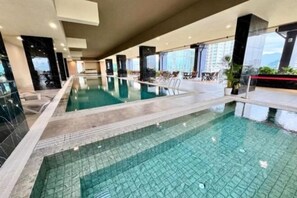 Indoor pool - Ipoh ICC Premium Suites By IWH Suites (Ipoh)