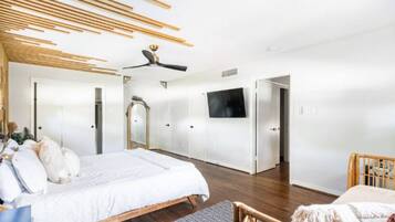 Iron/ironing board, free WiFi