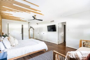 Strykejern/-brett og wi-fi (inkludert)