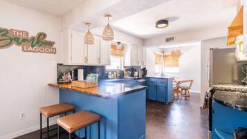 Talheres/pratos/utensílios de cozinha