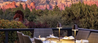 Sedona At the Wild Horse: Luxury 6BR retreat with stunning Red Rock views.