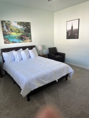 4 chambres, fer et planche à repasser, Wi-Fi gratuit, draps fournis