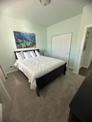 4 bedrooms, iron/ironing board, free WiFi, bed sheets