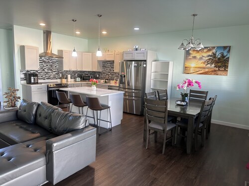 Sophisticated 4 Bedroom Retreat