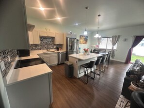 Microones, forn, placa de cuina i rentaplats 