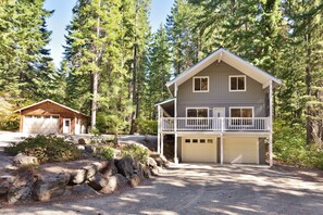 Exterior - Wooded Family Getaway ,Hot Tub, Trails, Fire Pit (Ronald)
