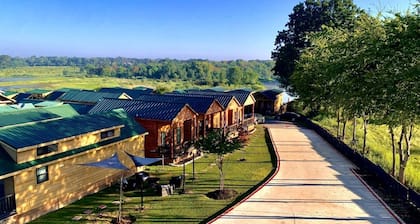 Rustic Lake Cabin #215 with Pool and Lake Access