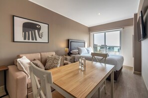Interior - geko| Tembo _Loft, modern stay near the Malecon (Barranco)