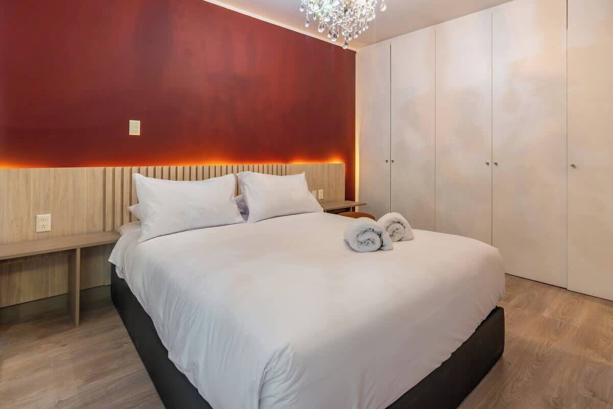 2 bedrooms, iron/ironing board, travel crib, WiFi (free)