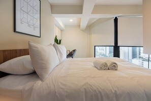 1 Schlafzimmer, Schreibtisch, Bügeleisen/Bügelbrett, Reisekinderbett