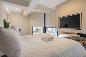1 bedroom, desk, iron/ironing board, travel cot - geko| The Arbour _Loft apt in top business hub (San Isidro)