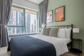 Iron/ironing board, WiFi, bed sheets - Blueground | Burj Residence Phase I & II, pool, nr Burj Khalifa (Dubai)